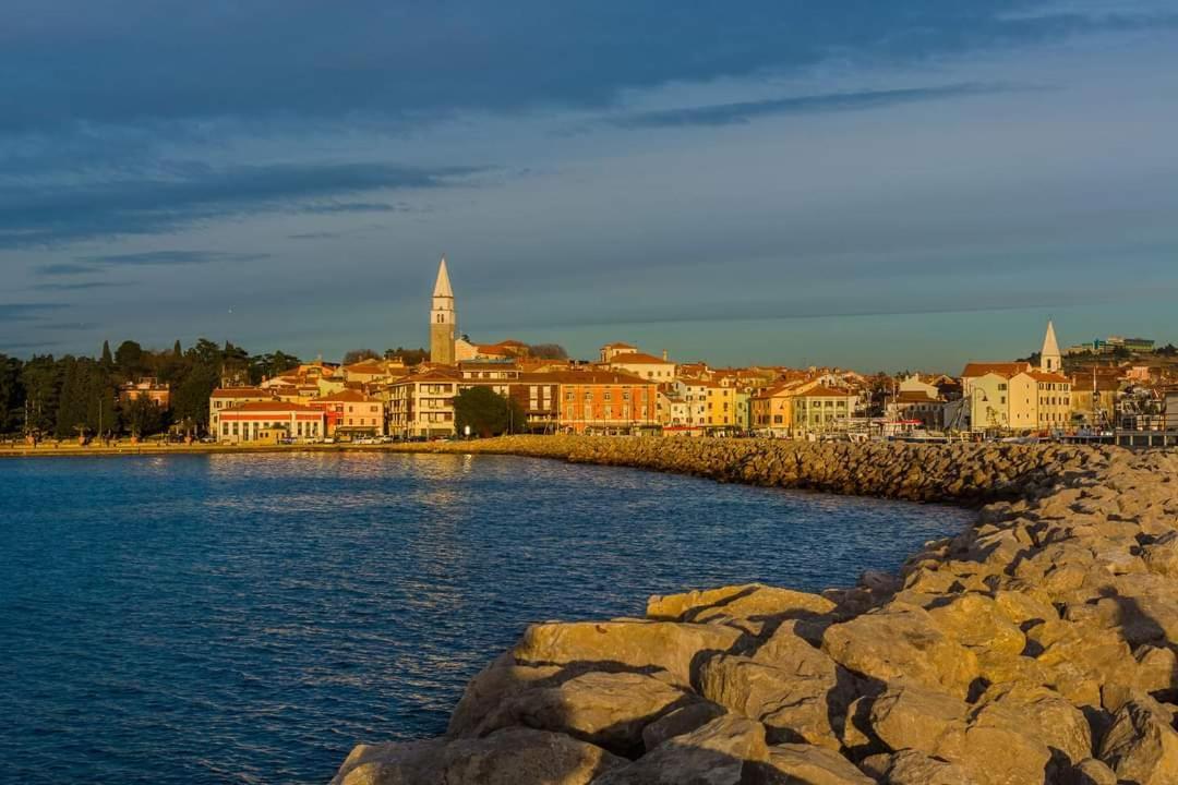 Apartmaji Soncek Izola Exterior foto