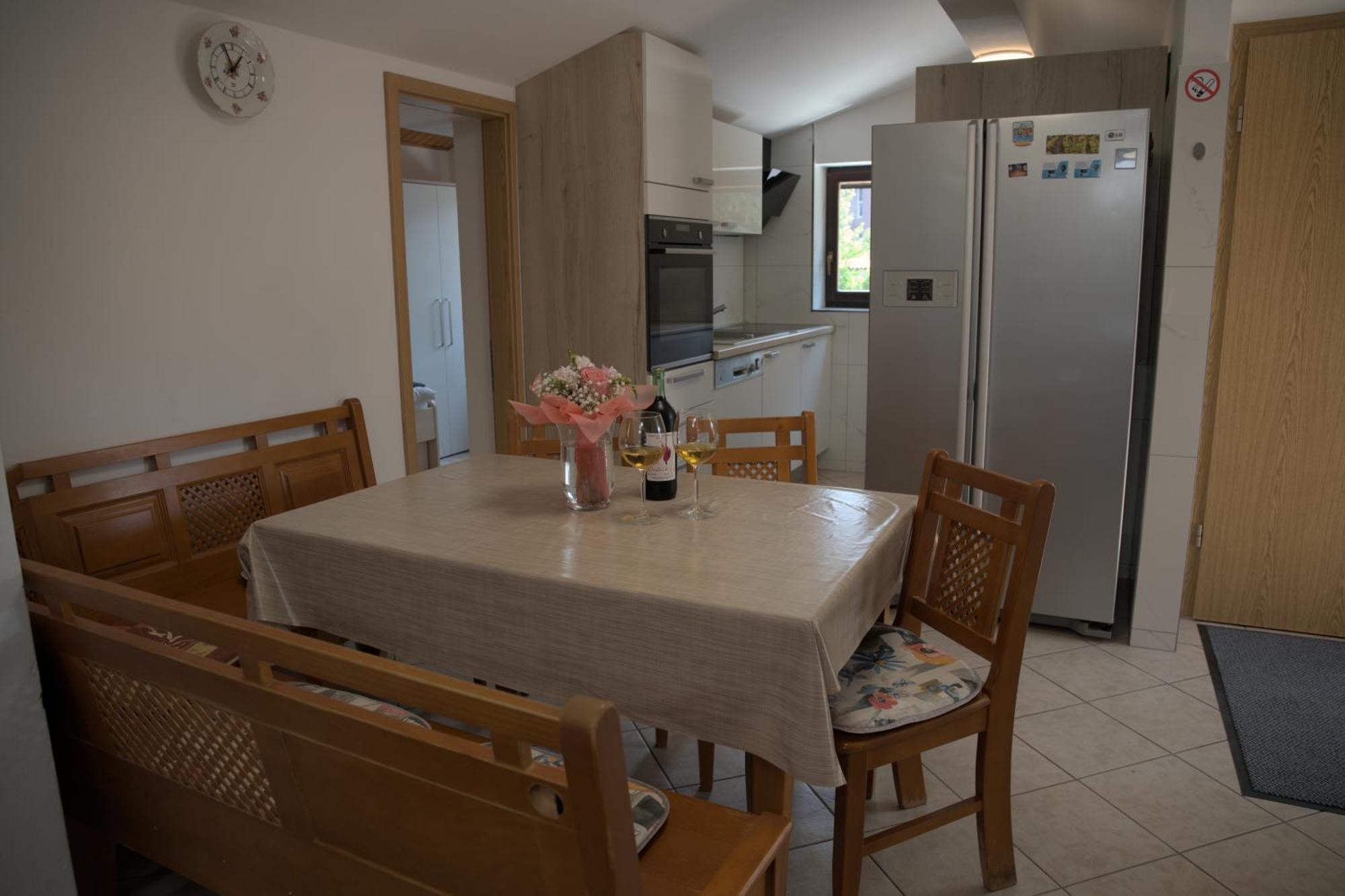 Apartmaji Soncek Izola Exterior foto