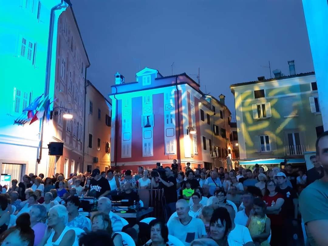 Apartmaji Soncek Izola Exterior foto