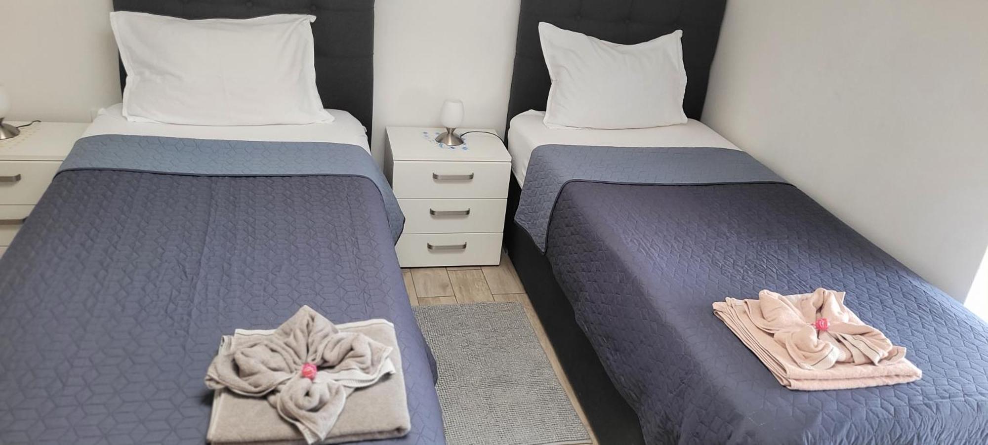 Apartmaji Soncek Izola Exterior foto